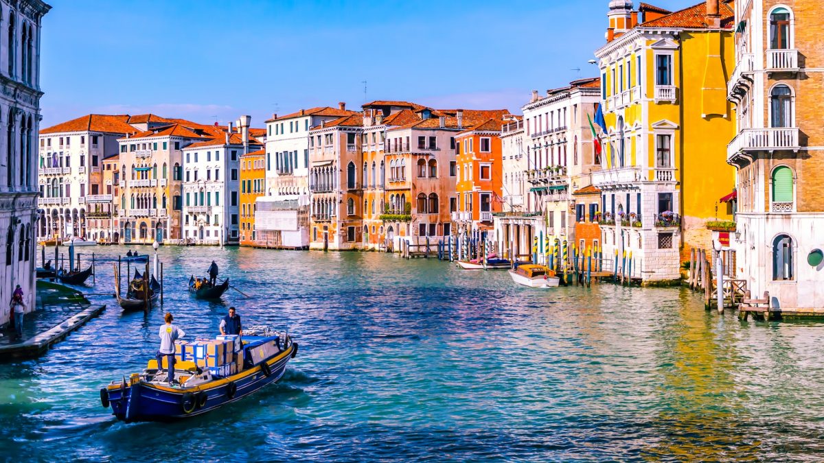 venice river view